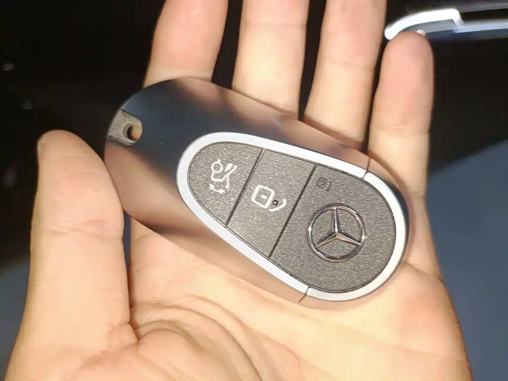 Фото 9 - Mercedes-Benz EQE