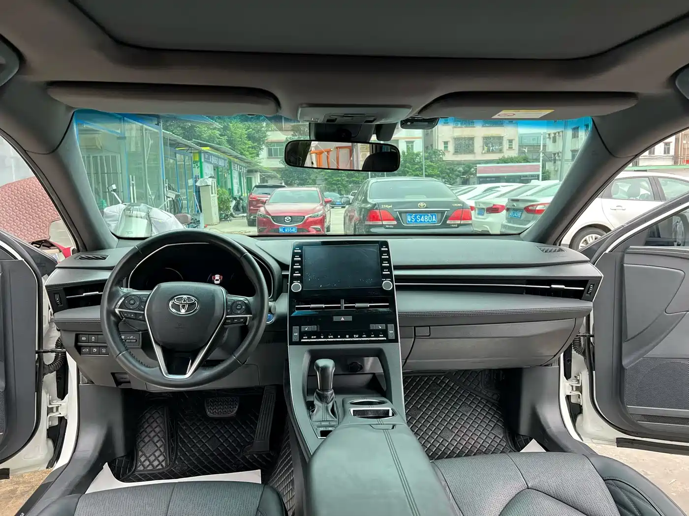 Toyota Avalon 2019 Hybrid 2.5L XLE Premium Edition China V фото 5