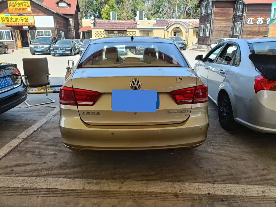 Volkswagen Santana 2015 1.6L Automatic Comfort Edition фото 4