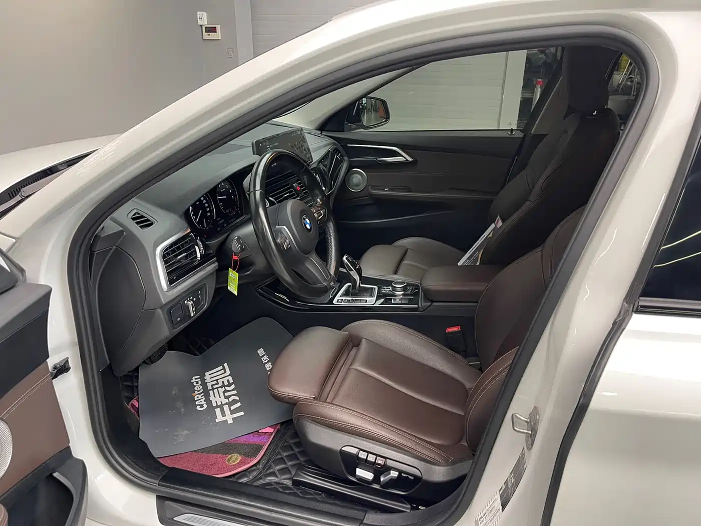 BMW 1 Series 2022 120i M Sport Shadow Edition фото 10