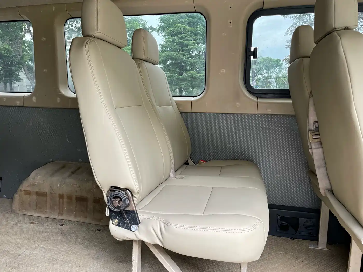 Dongfeng Yufeng Yufeng 2015 2016 2.5T Prestige Edition High-spec LWB High-roof China V ZD25