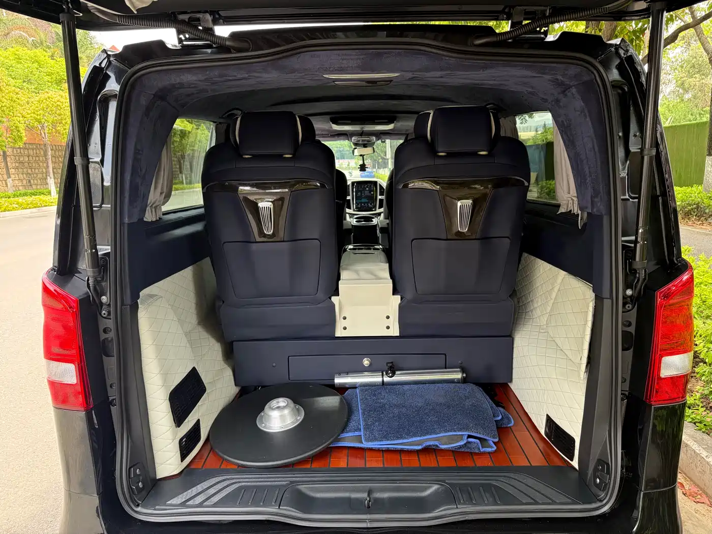 Mercedes-Benz Vito 2021 2.0T Elite 7-Seater фото 19