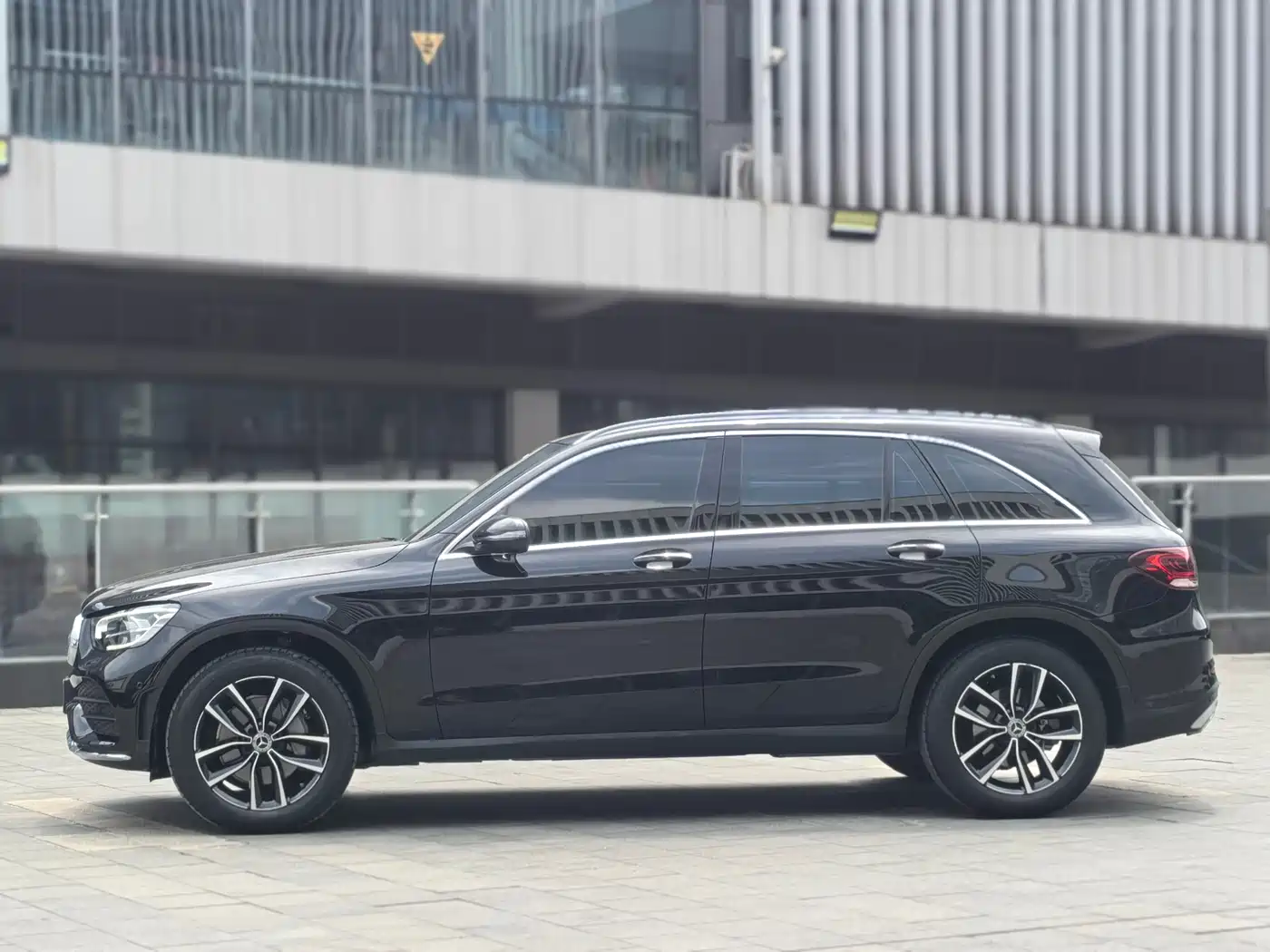 Mercedes-Benz GLC 2021 GLC 260 L 4MATIC Luxury фото 3