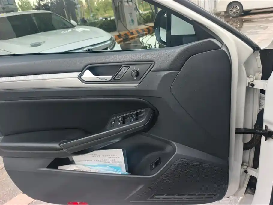 Volkswagen Lamando 2017 230TSI DSG Trend Edition фото 7