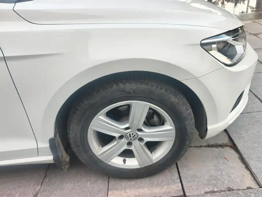 Volkswagen Lamando 2017 230TSI DSG Trend Edition фото 6