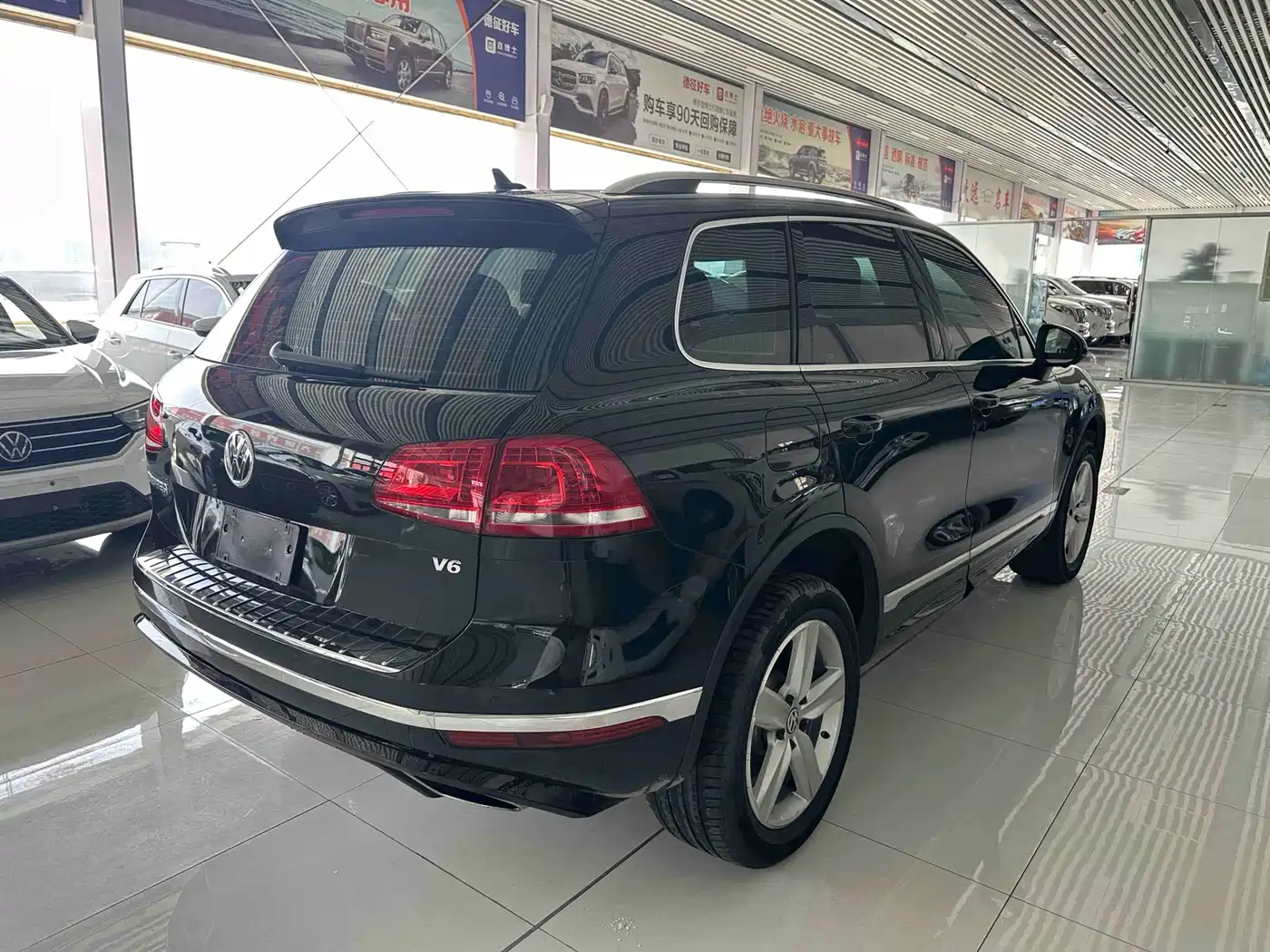 Volkswagen Touareg 2018 3.0TSI Glory Collector's Edition фото 4