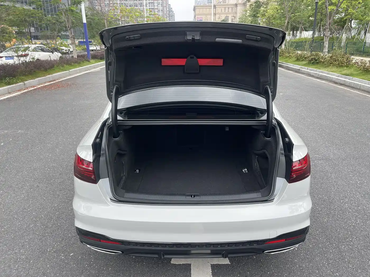 Audi A4L 2023 40 TFSI quattro Luxury Sport фото 21