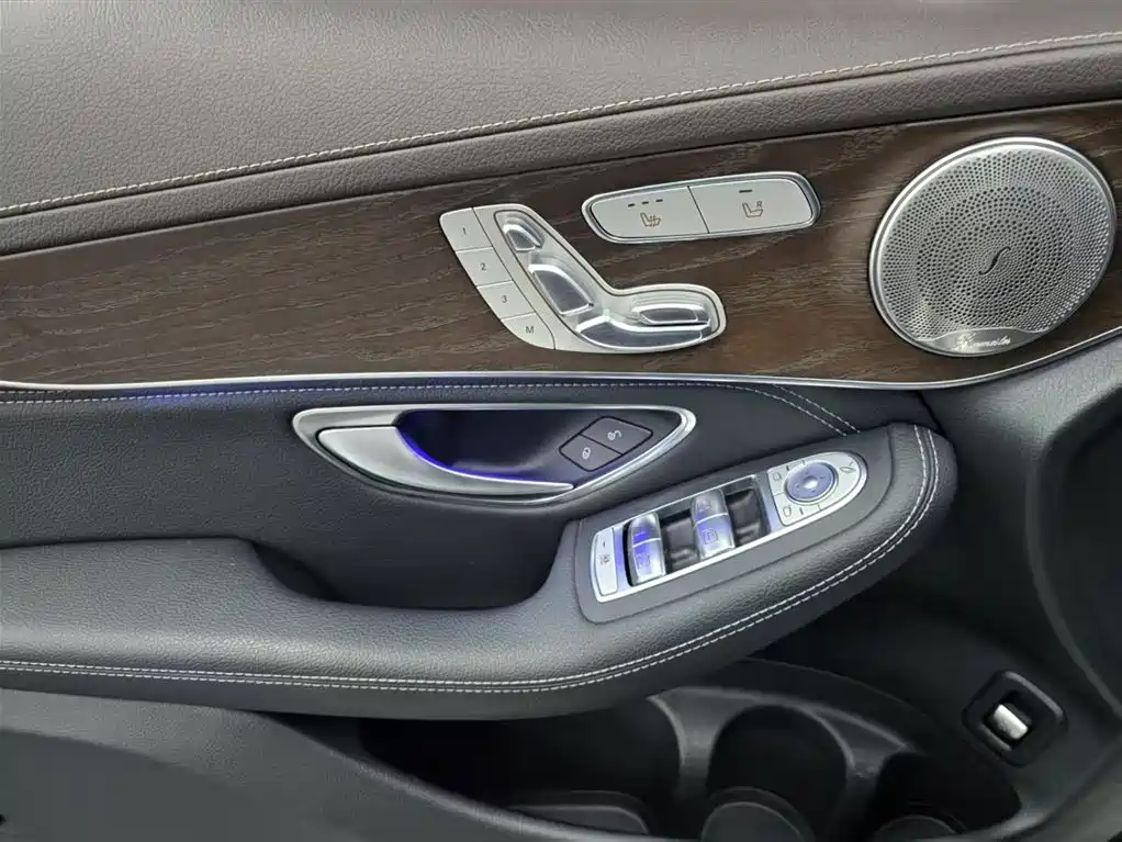 Mercedes-Benz GLC 2020 Facelift GLC 300 L 4MATIC Dynamic фото 6
