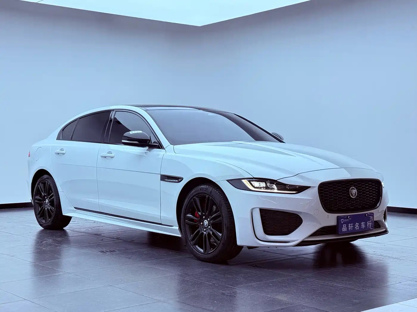 Jaguar XEL 2025 2025 2.0T 250PS R-DYNAMIC 90th Anniversary Edition