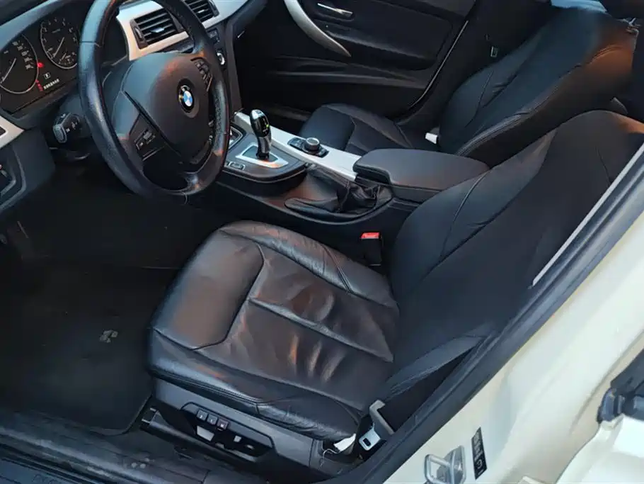 BMW 3 Series 2013 320i Fashion фото 9