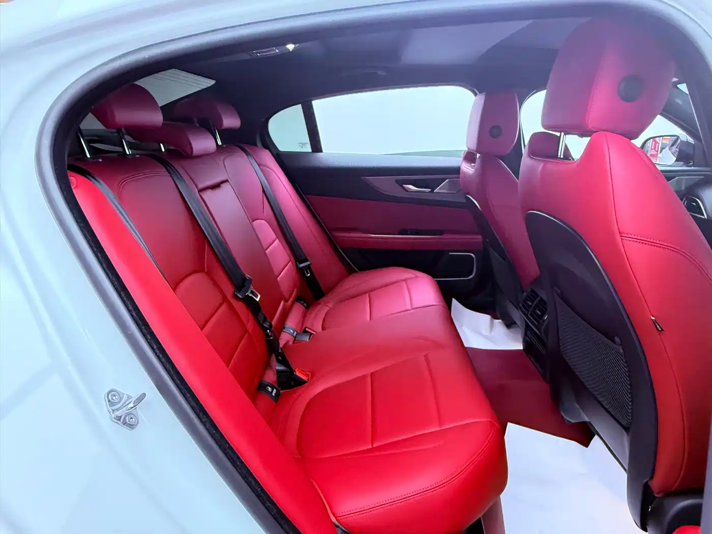 Jaguar XEL 2025 2025 2.0T 250PS R-DYNAMIC 90th Anniversary Edition