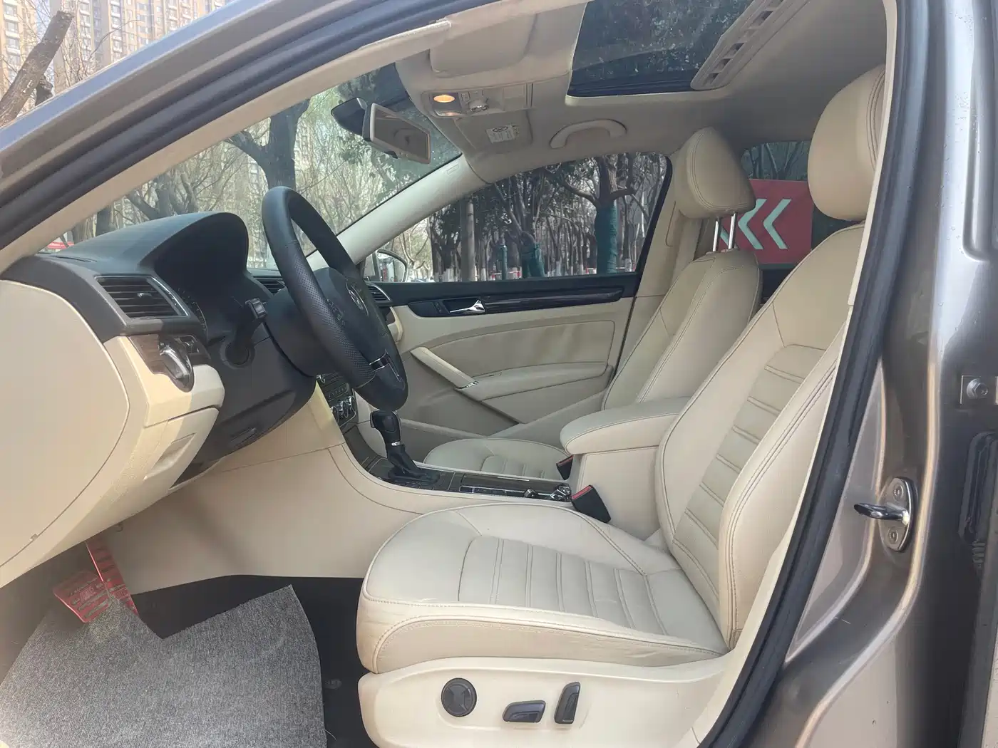 Volkswagen Passat 2015 1.8TSI DSG Prestige Edition фото 4