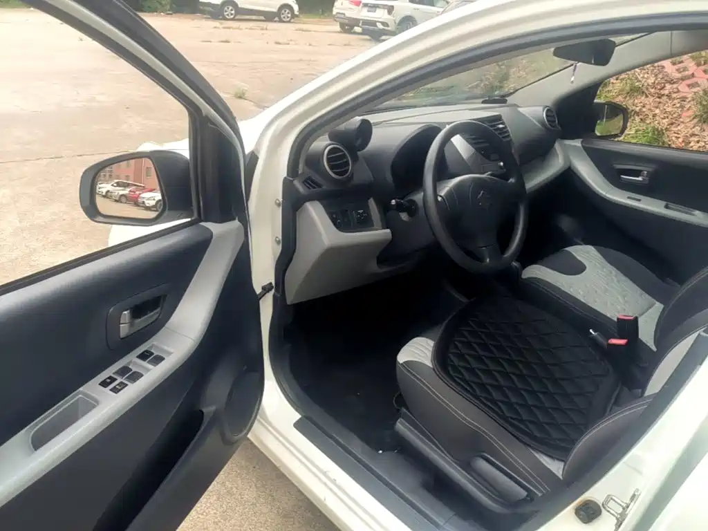 Suzuki Alto 2015 2013 1.0L Automatic Deluxe