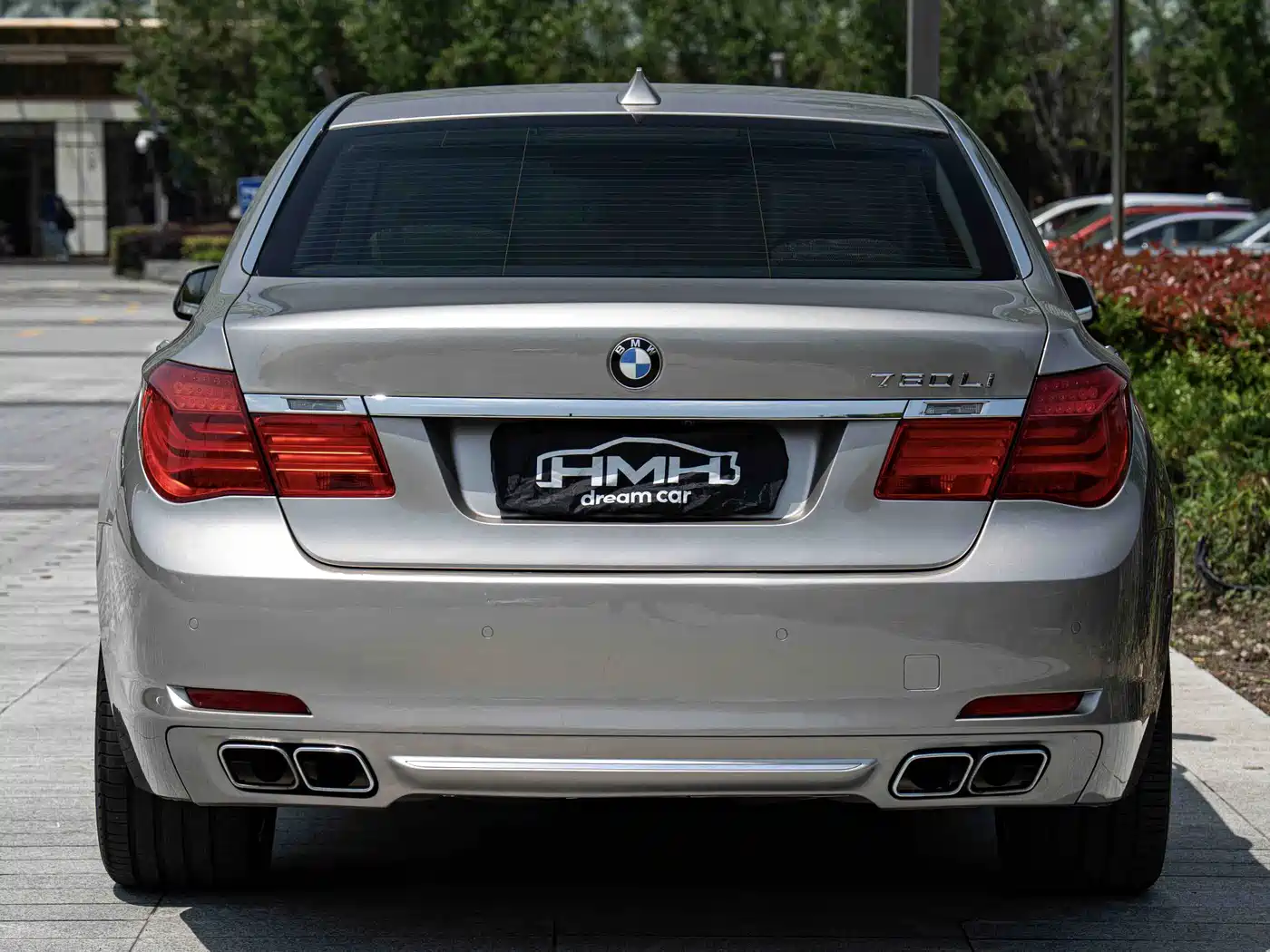 BMW 7 Series 2010 760Li фото 12