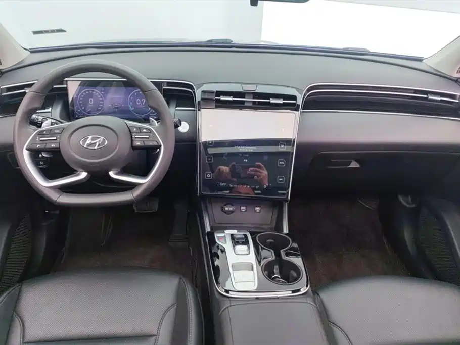 Hyundai Tucson 2023 Tucson L 1.5T Automatic 2WD LUX Premium Edition фото 12