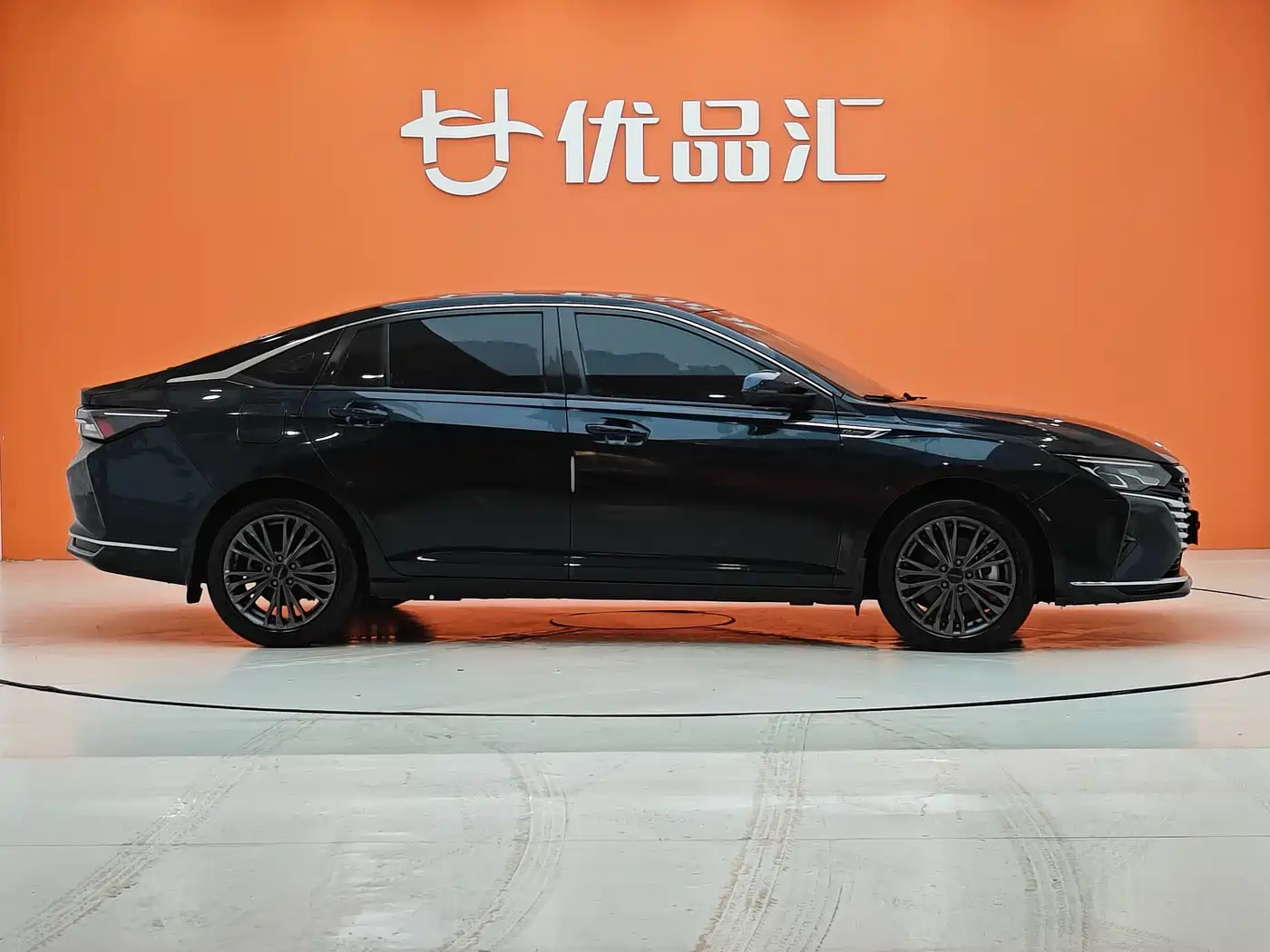 DONGFENG YI HYUN MAX