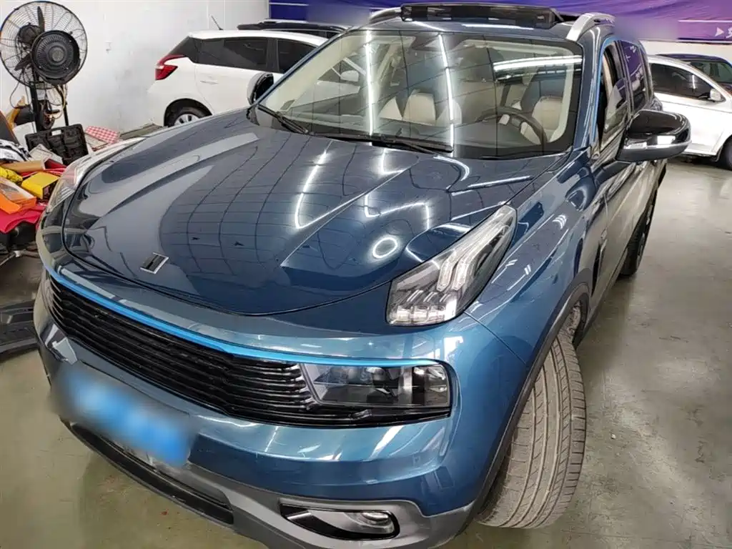 Lynk & Co 01 2017 2.0T 2WD Pro Shine Edition