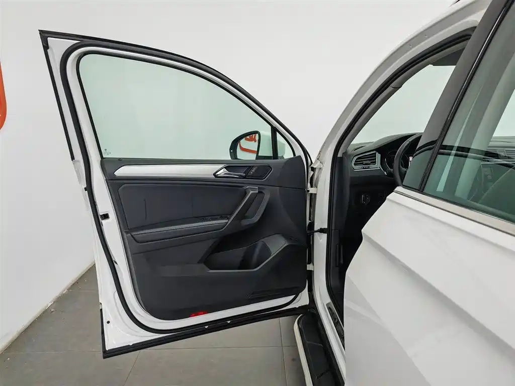 Volkswagen Tiguan L 2018 280TSI Automatic 2WD Comfort фото 8