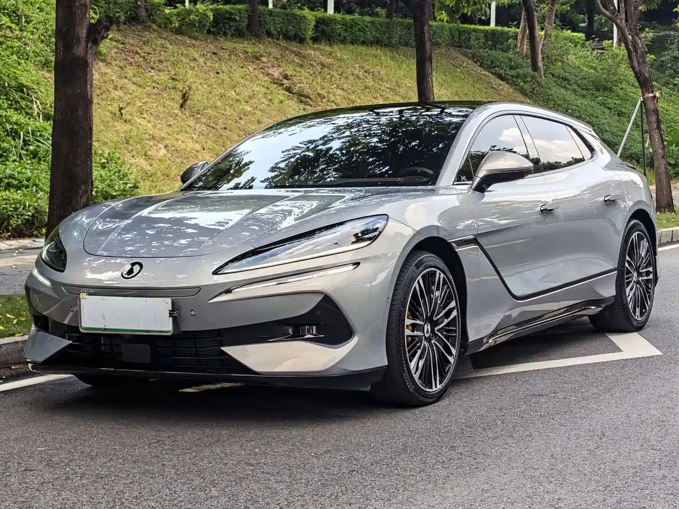 Denza Z9GT 2024
