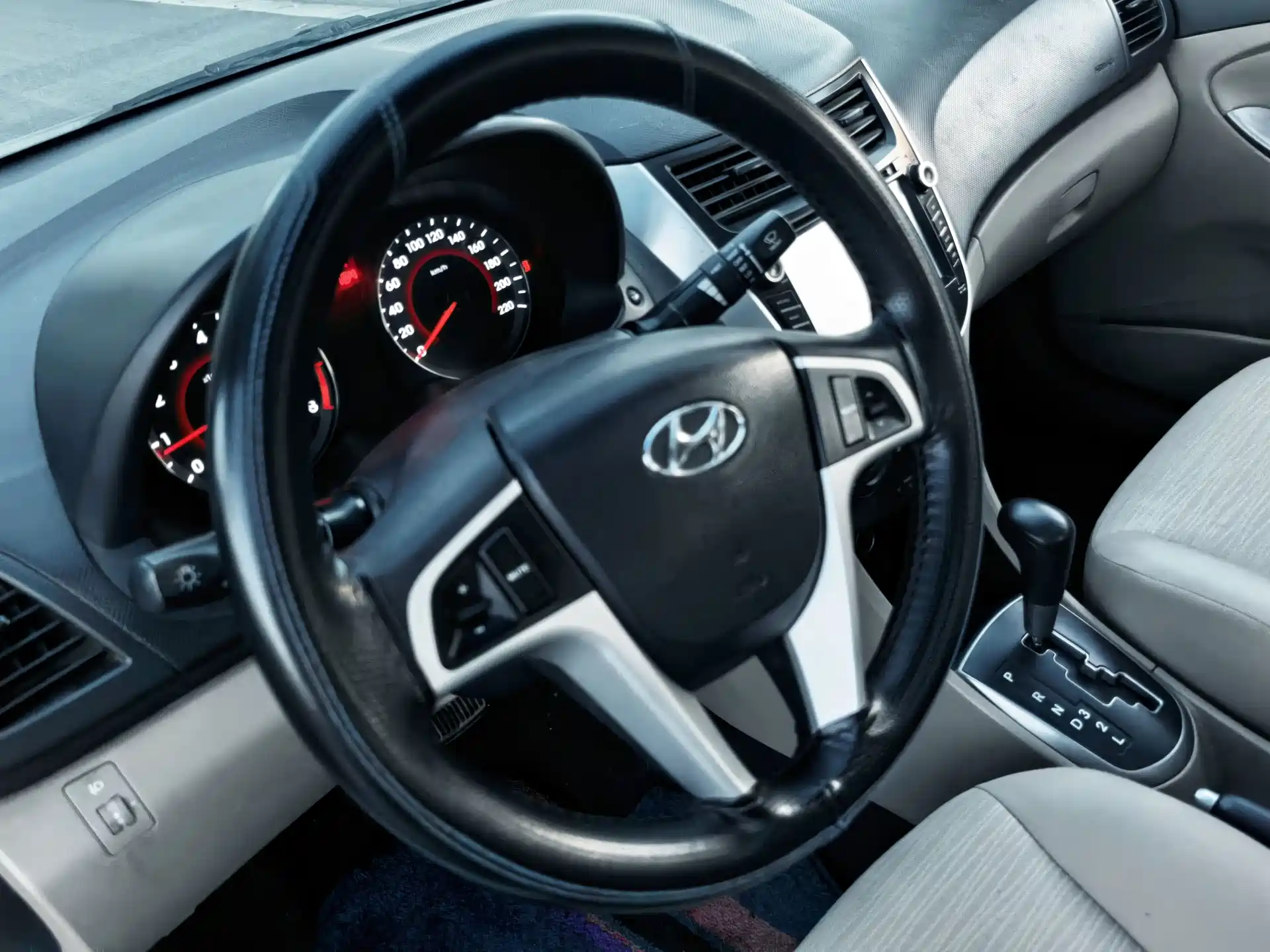 Photo 15 - Hyundai Verna