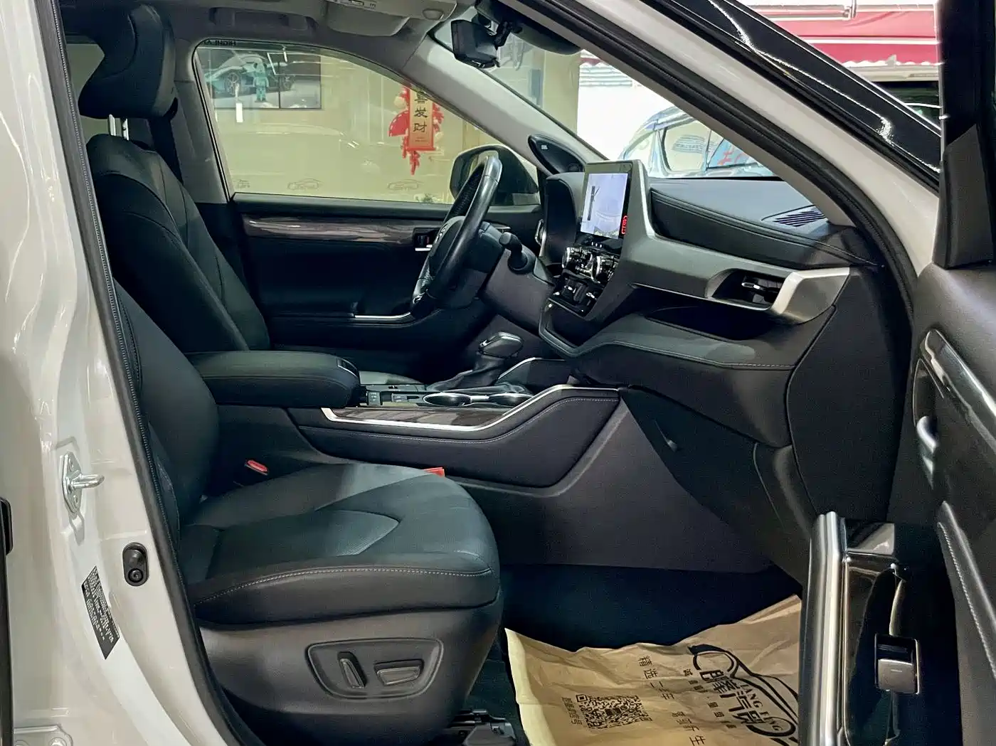 Toyota Highlander 2024 2.5L Smart Hybrid 4WD Ultimate 7-seater фото 15