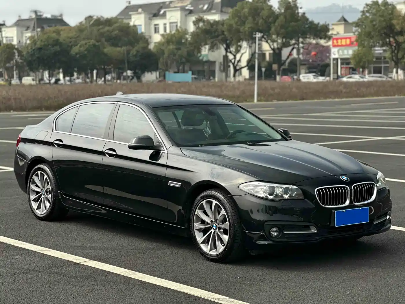 BMW 5 Series 2017 525Li Leading Edition фото 2
