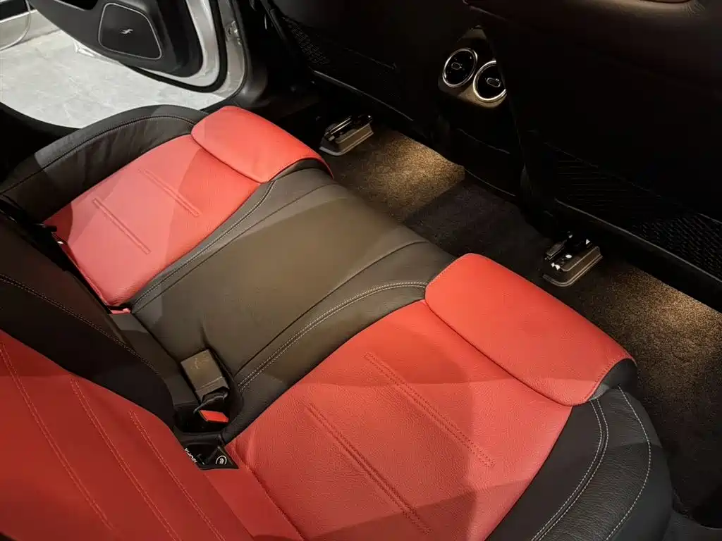 Mercedes-Benz A-Class AMG (Import) 2020 AMG A 35 4MATIC фото 8