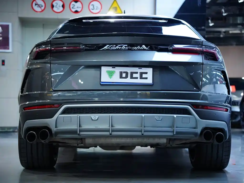 Фото 8 - Lamborghini Urus