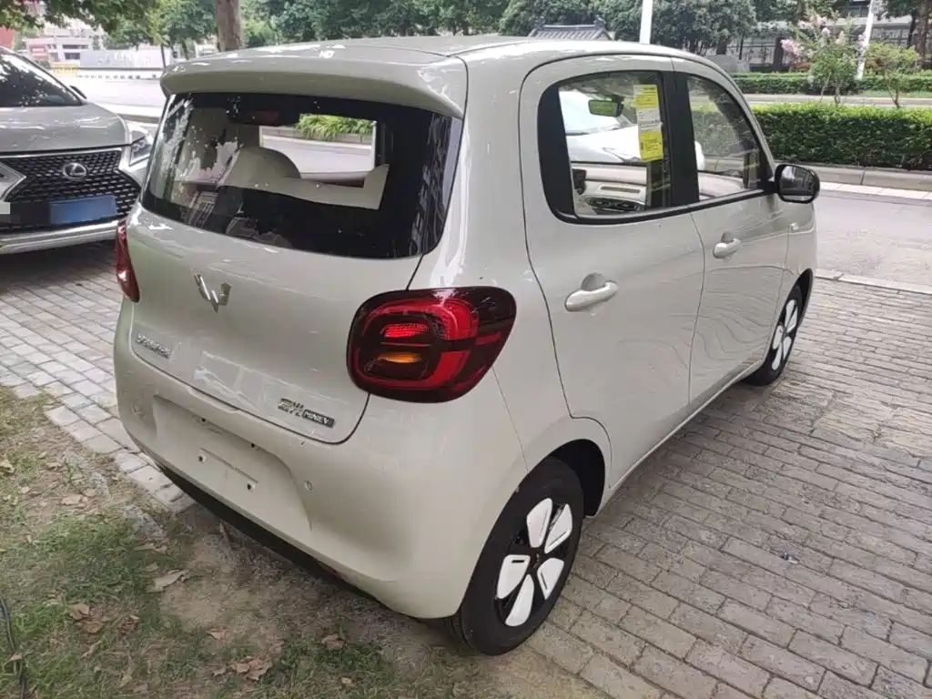 Wuling Motors Hongguang MINIEV 2026 2025 4-Door Advanced