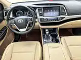 Фото 9 - Toyota Highlander
