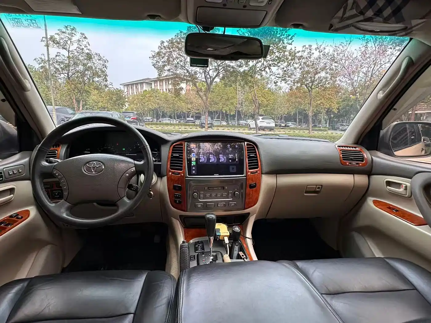 Toyota Land Cruiser 2005 Model 4.7L Automatic VX-R Luxury DVD Edition фото 5