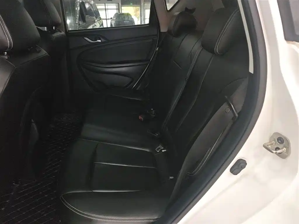 JIANGLING GROUP NEW ENERGY Easy to EX5