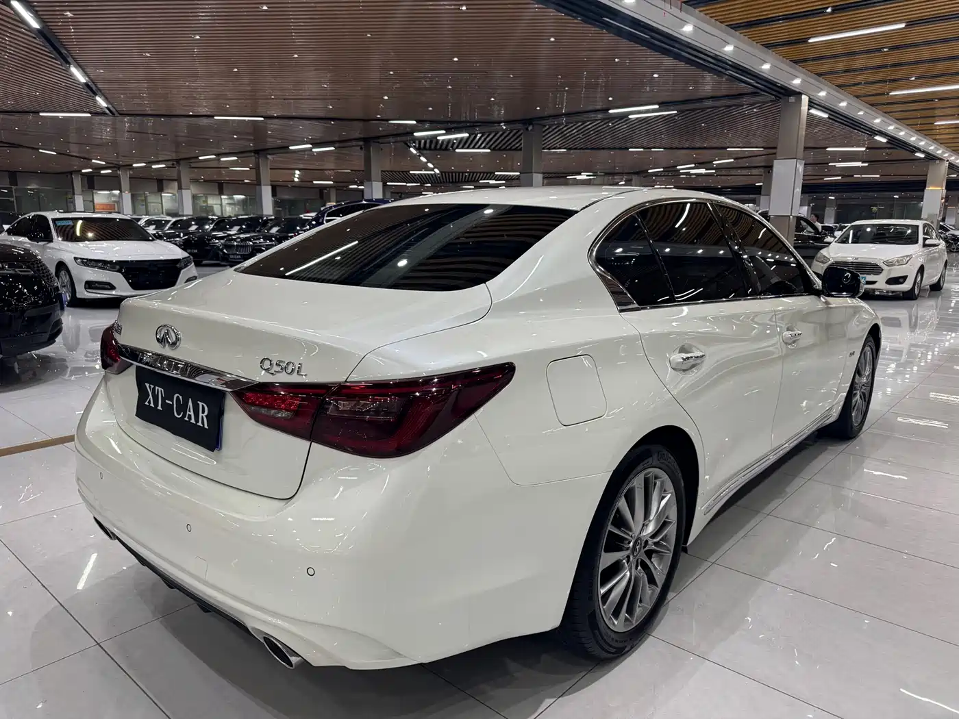 Infiniti Q50L 2019 2018 2.0T Premium Edition (China VI)