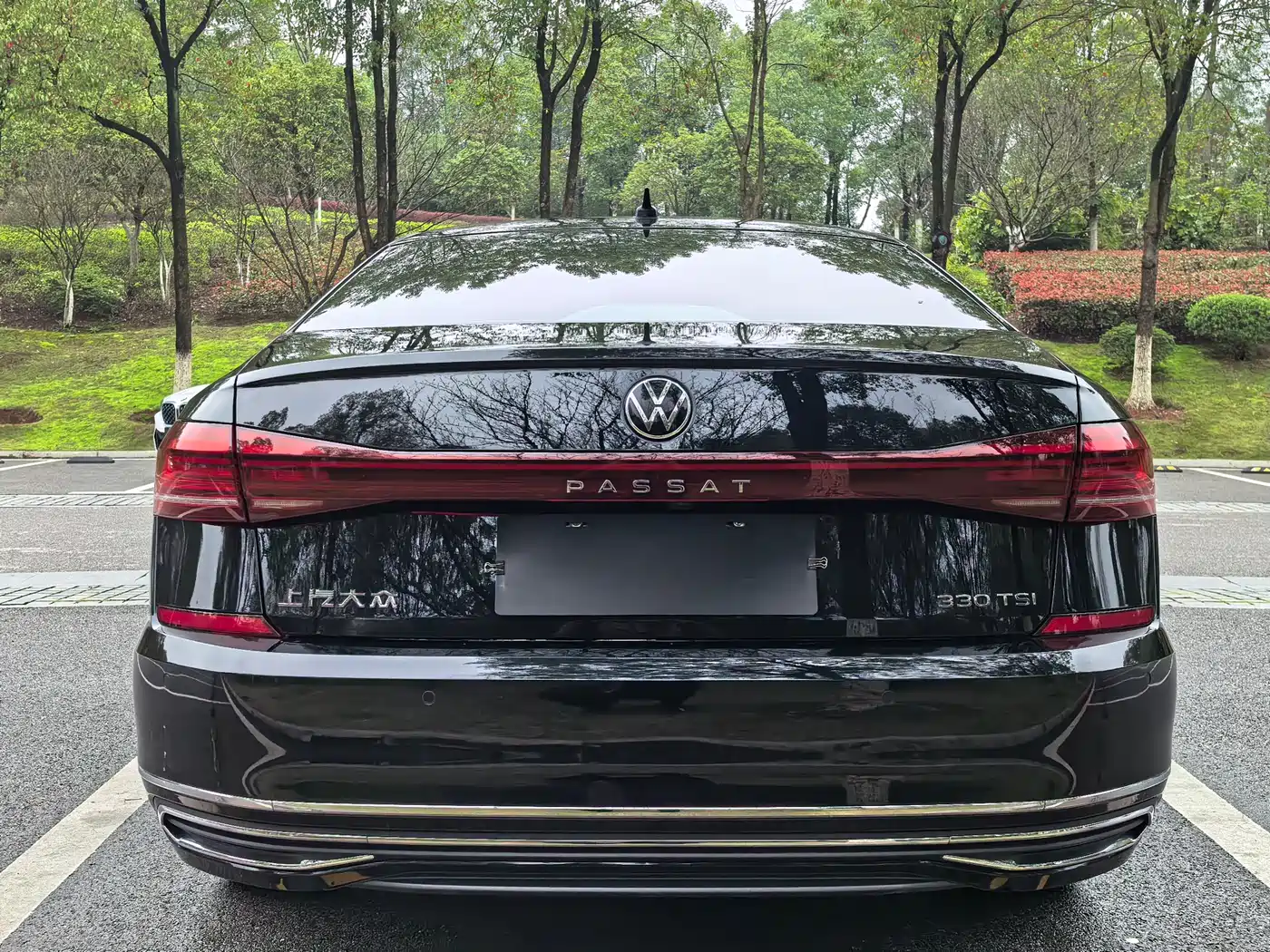 Volkswagen Passat 2023 330TSI Starlight Luxury Edition фото 5