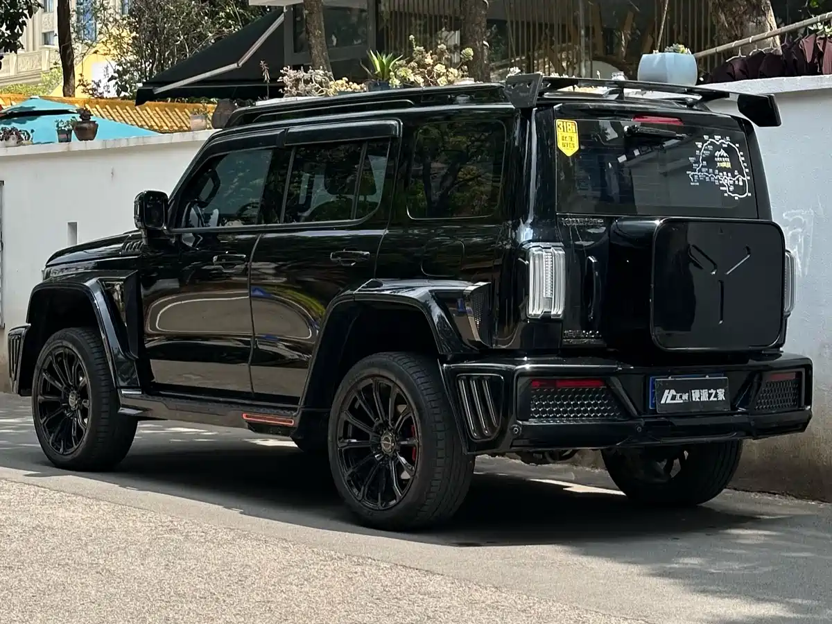 TANK CO CREATION TANK 300