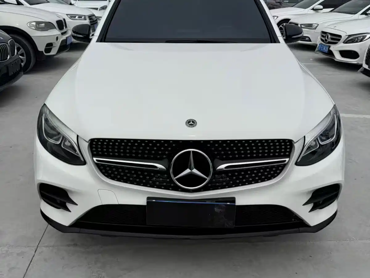 Mercedes-Benz GLC Coupe 2019 GLC 200 4MATIC Coupe SUV фото 2