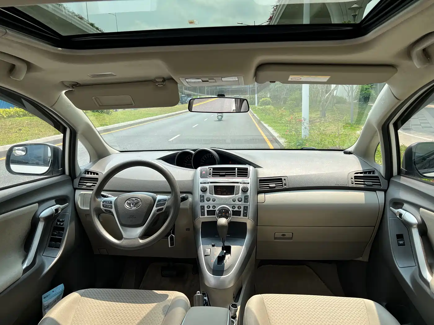 Toyota E'Z 2014 Xingyao 180E CVT Elite фото 15