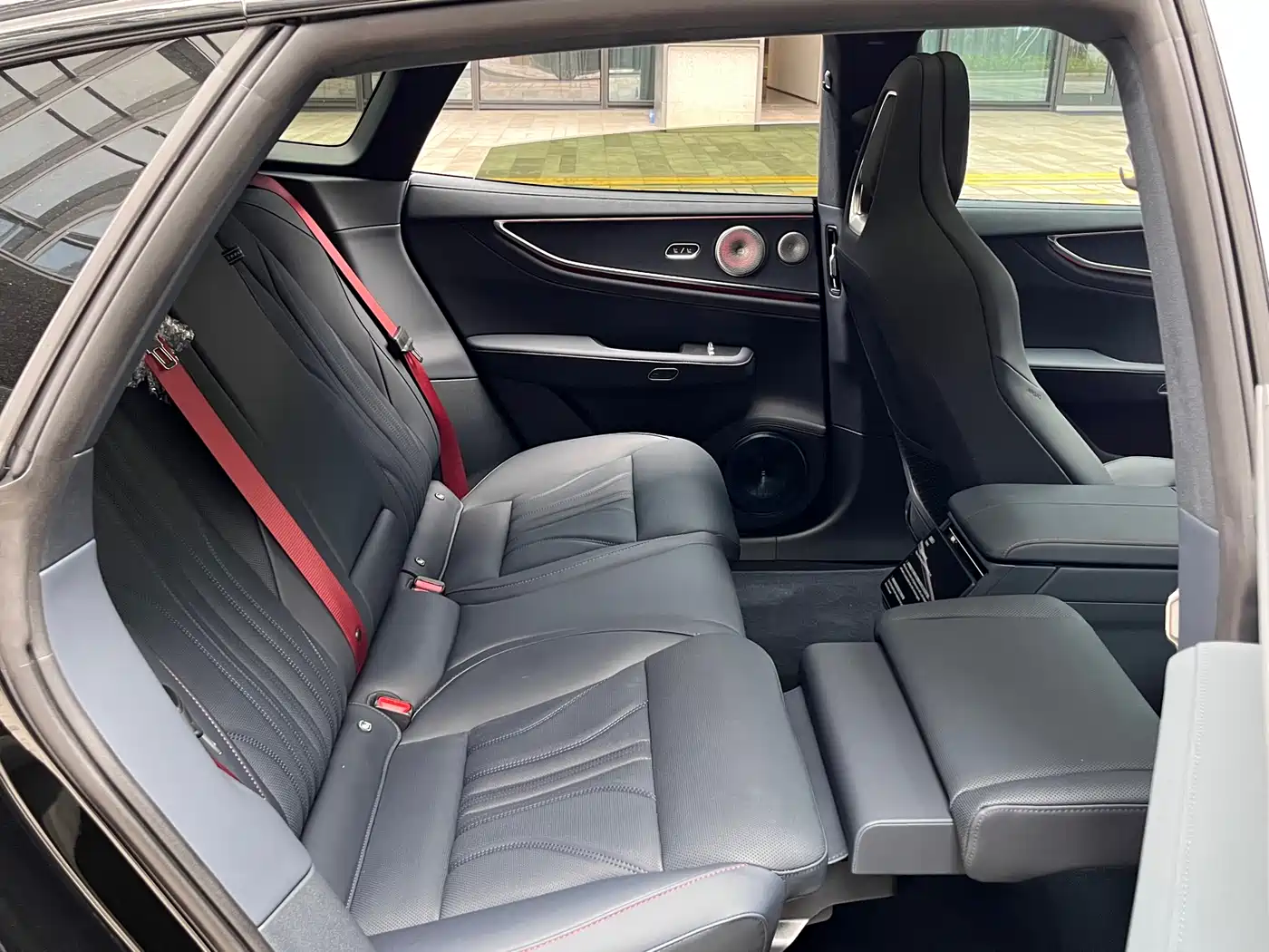 ZEEKR EXTREME KRYPTON 001