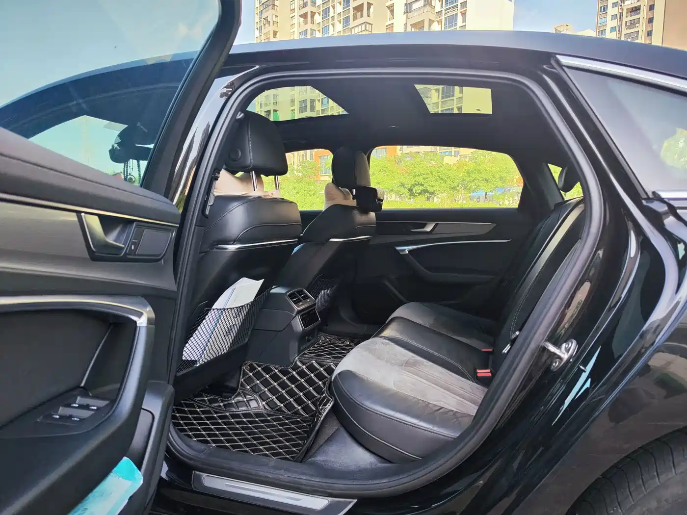 Фото 8 - Audi A6L