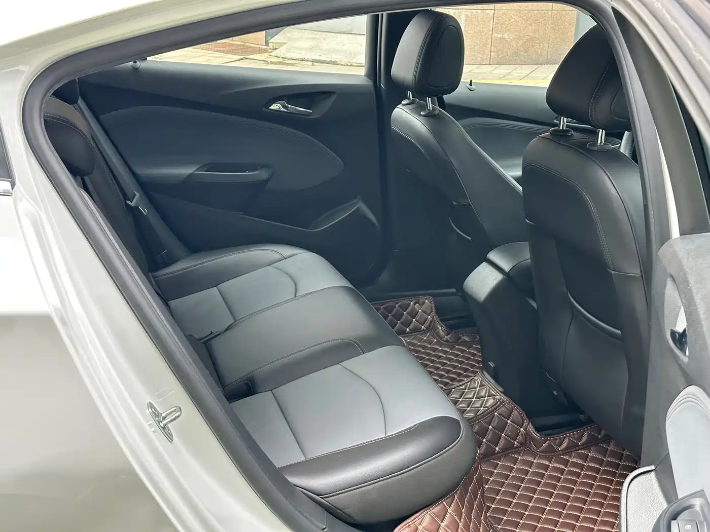 Chevrolet Cruze 2018 2018 320 Automatic Pioneer Sunroof Edition