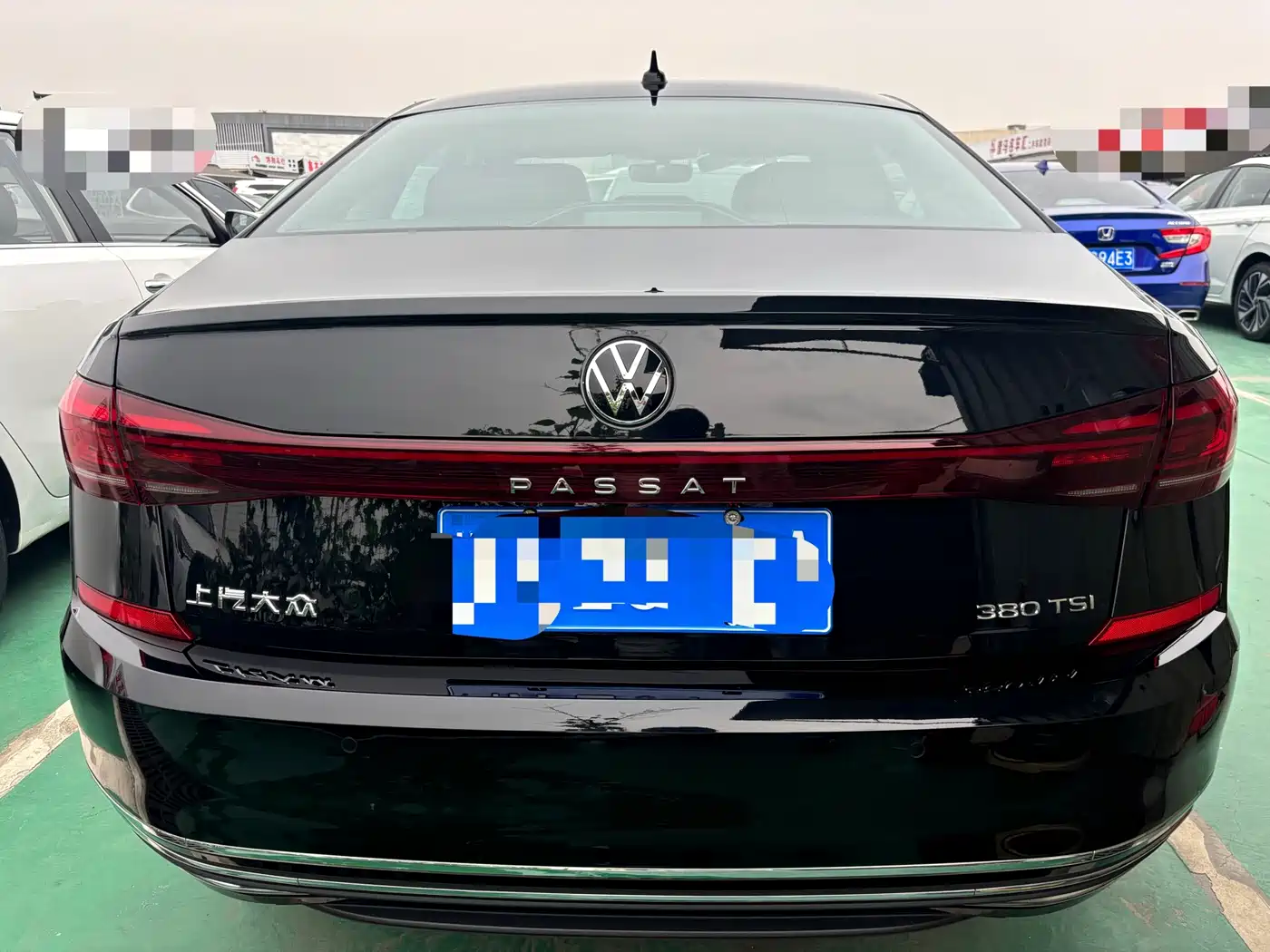 Volkswagen Passat 2024 380TSI Elite Edition фото 5