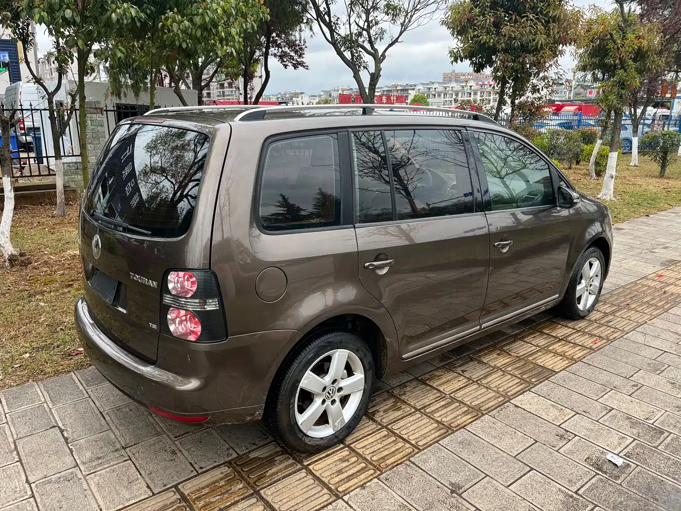 Volkswagen Touran 2013 1.4T DSG Comfort 5-seater фото 5