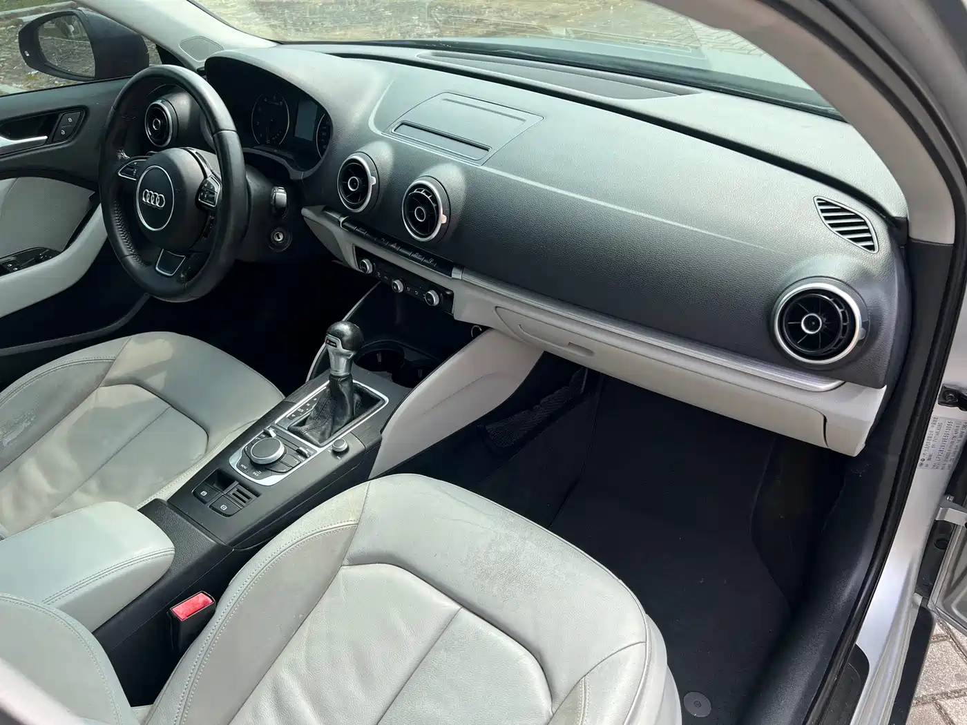 Audi A3 2015 Sportback 35 TFSI Millionth Anniversary Comfort Enjoyment Type фото 9