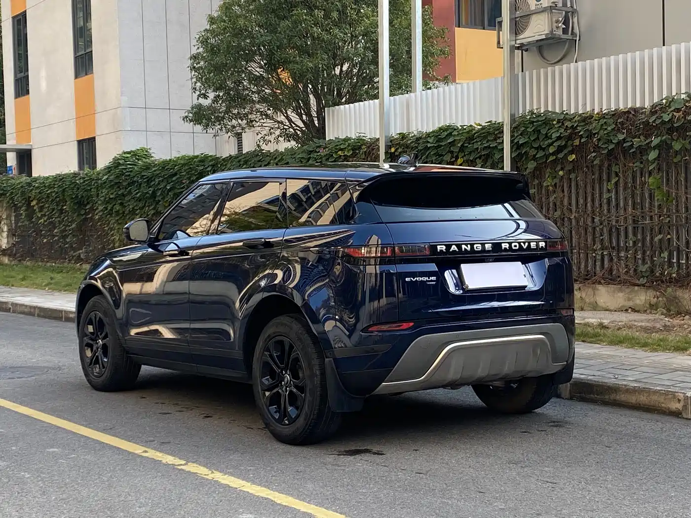 Land Rover Range Rover Evoque 2020 249PS Youth Edition фото 13