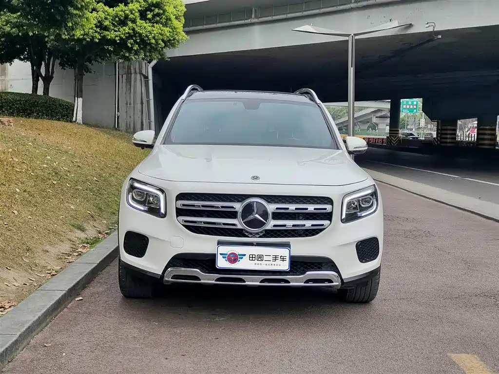 MERCEDES-BENZ GLB