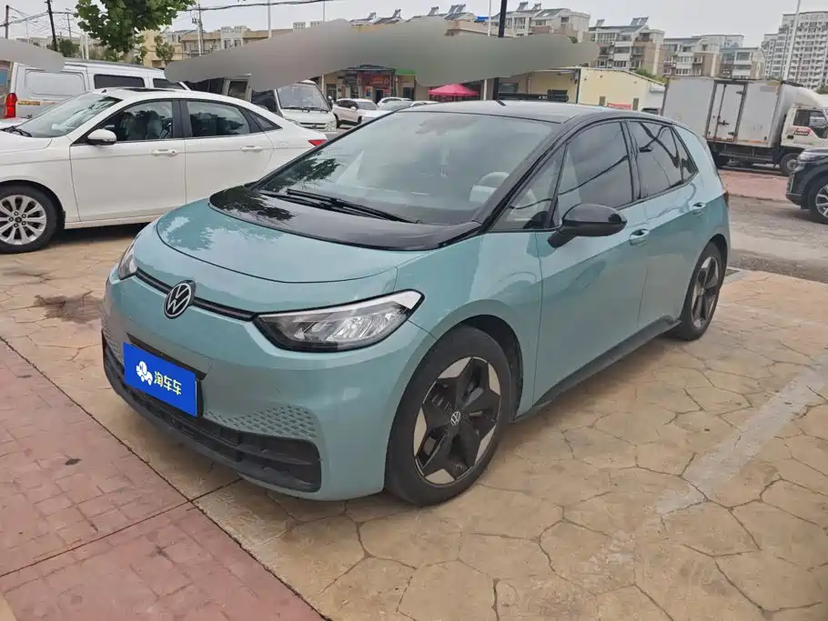 Volkswagen ID.3 2025 Facelift Smart Outstanding Edition