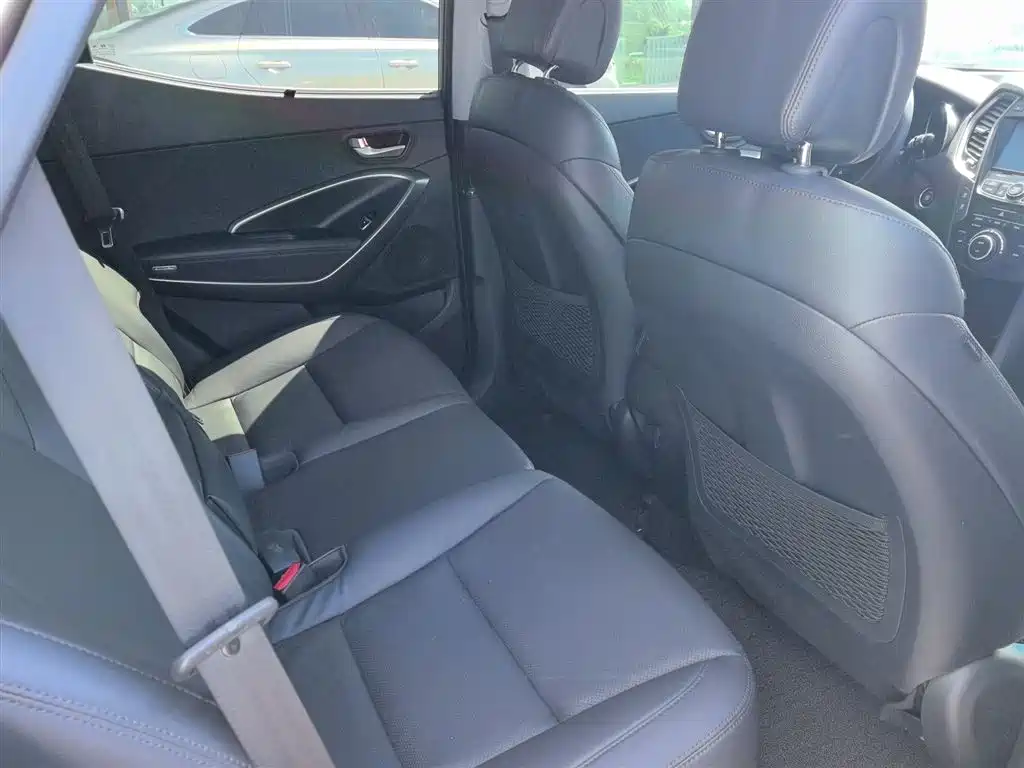 Hyundai Santa Fe 2015 2.0T Automatic 4WD Smart 5-Seater фото 10