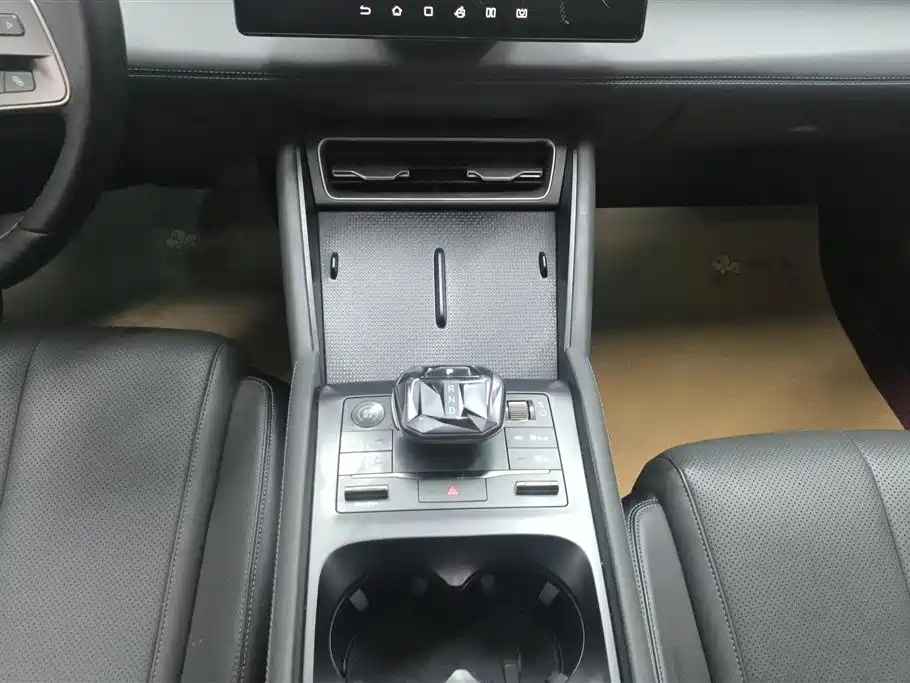BYD Qin L 2024 DM-i 80KM Superior фото 16