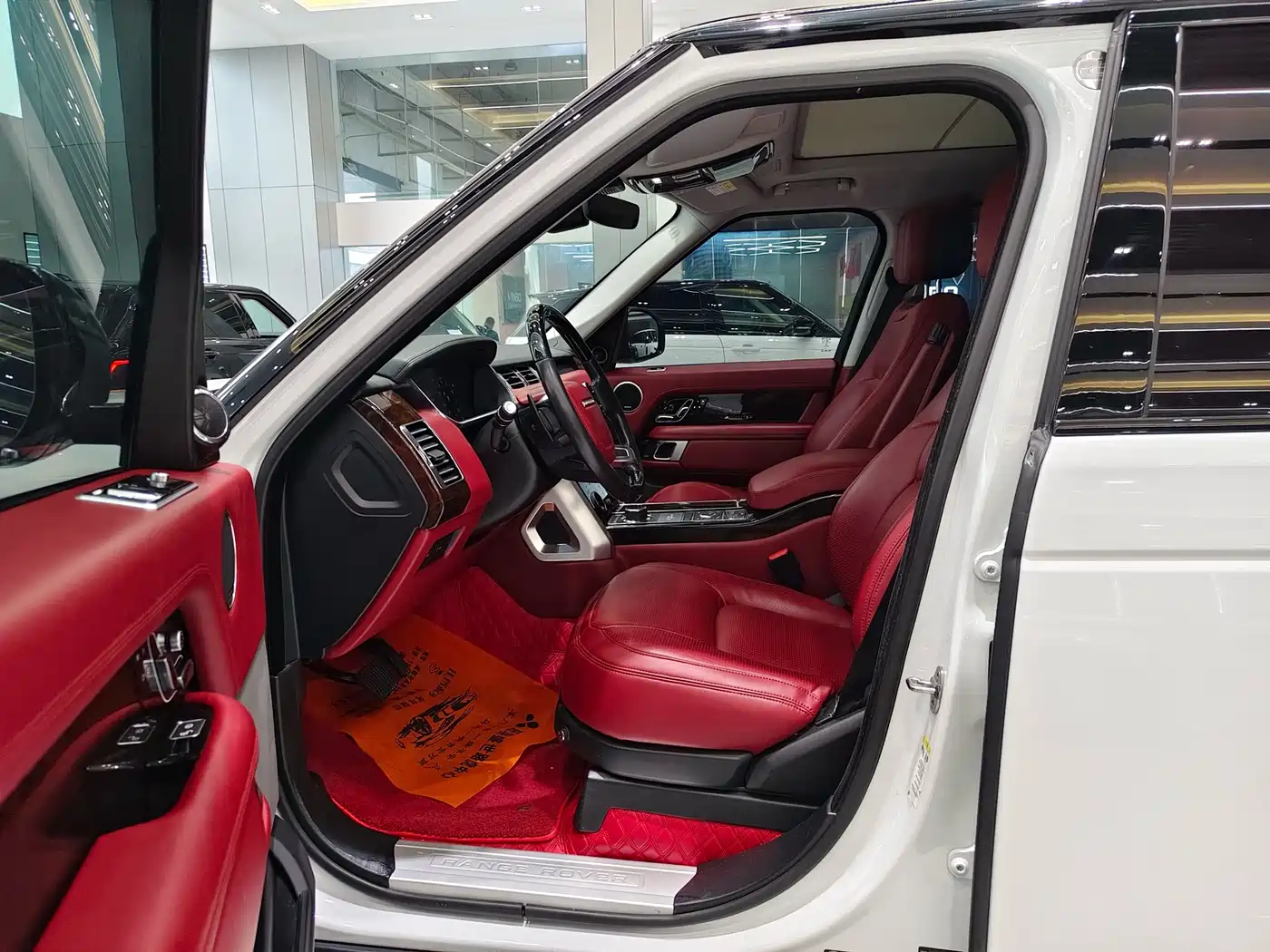Land Rover Range Rover 2020 3.0 L6 Shengshi Edition фото 7