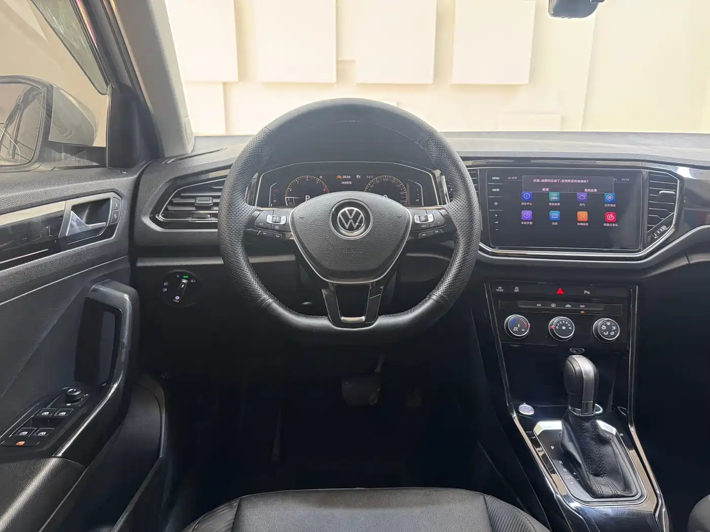 VOLKSWAGEN T ROC EXPLORING SONGS